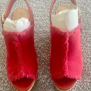 Red platform sandals Size 6.
